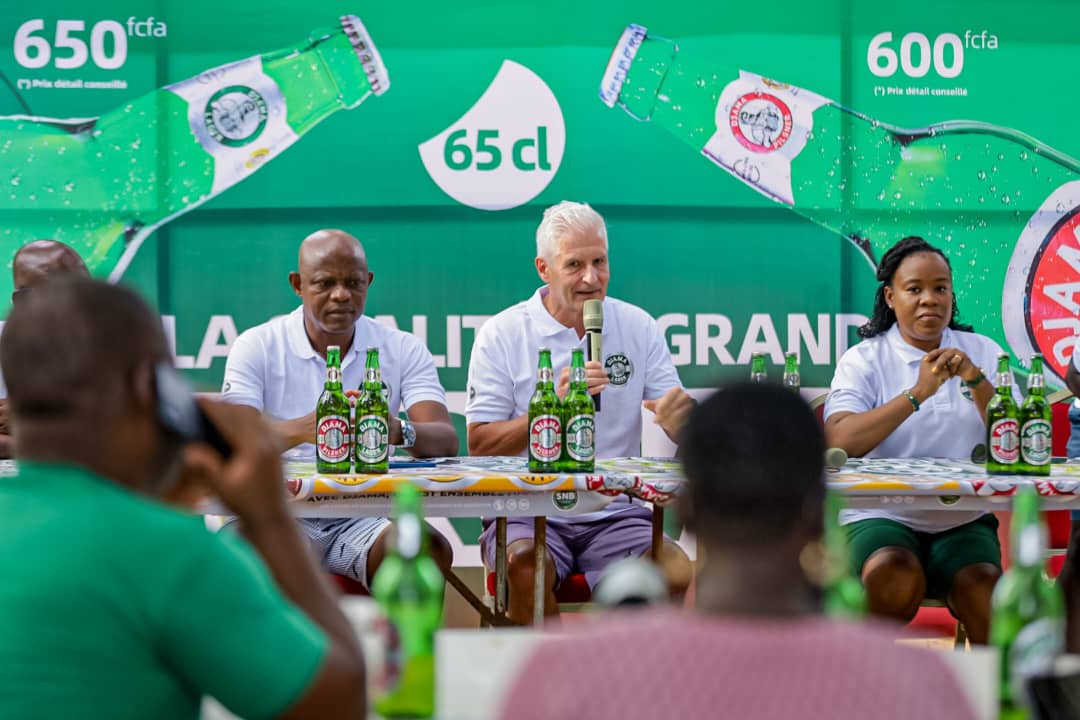 Table d'honneur/ conférence de presse SNB/ Bar Maestro-Lomé